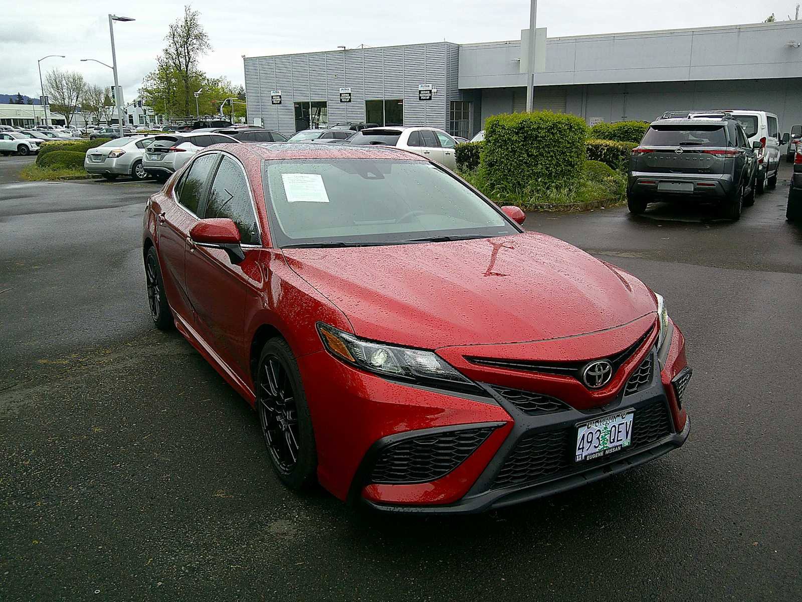 Used 2022 Toyota Camry SE w/ Convenience Package FWD image 7
