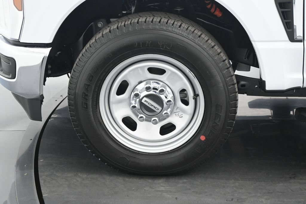 New 2026 Ford F350 XL w/ XL Chrome Package RWD image 20