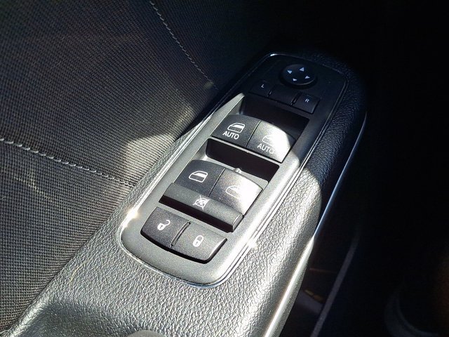 Certified 2018 Dodge Charger SXT Plus RWD image 29