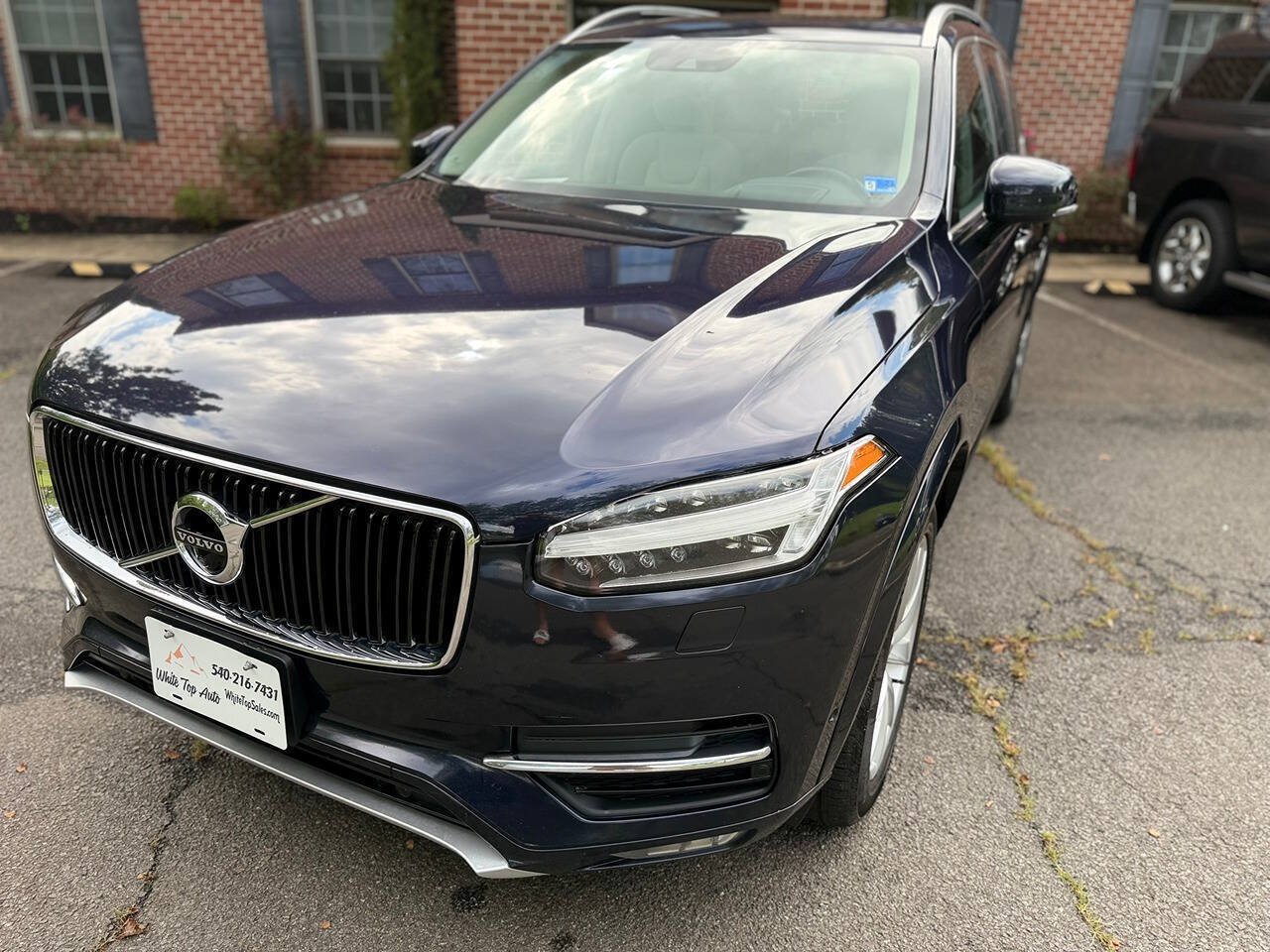 Used 2017 Volvo XC90 T6 Momentum w/ Vision Package AWD/4WD image 11