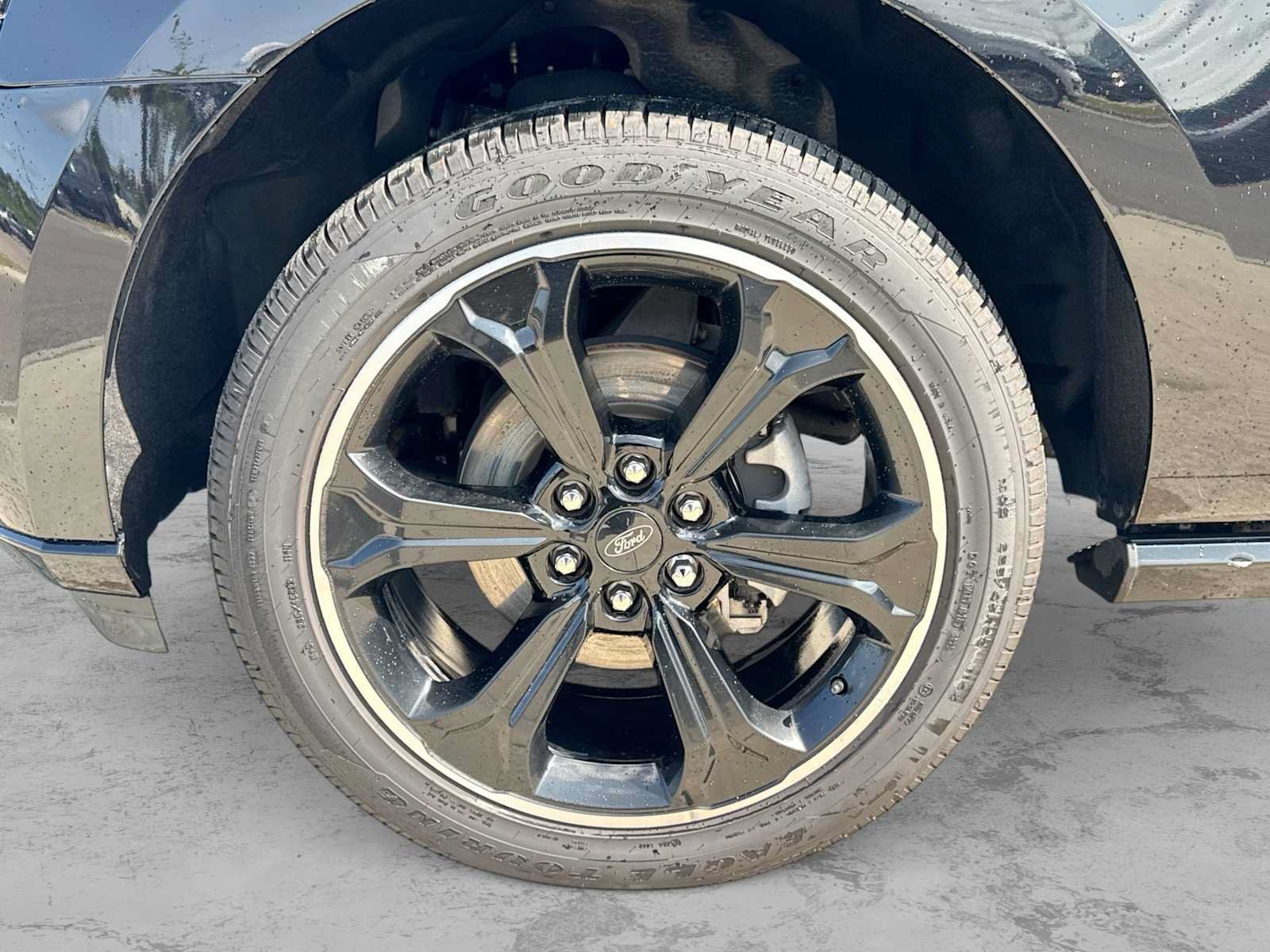 Used 2023 Ford Expedition Limited AWD/4WD image 13