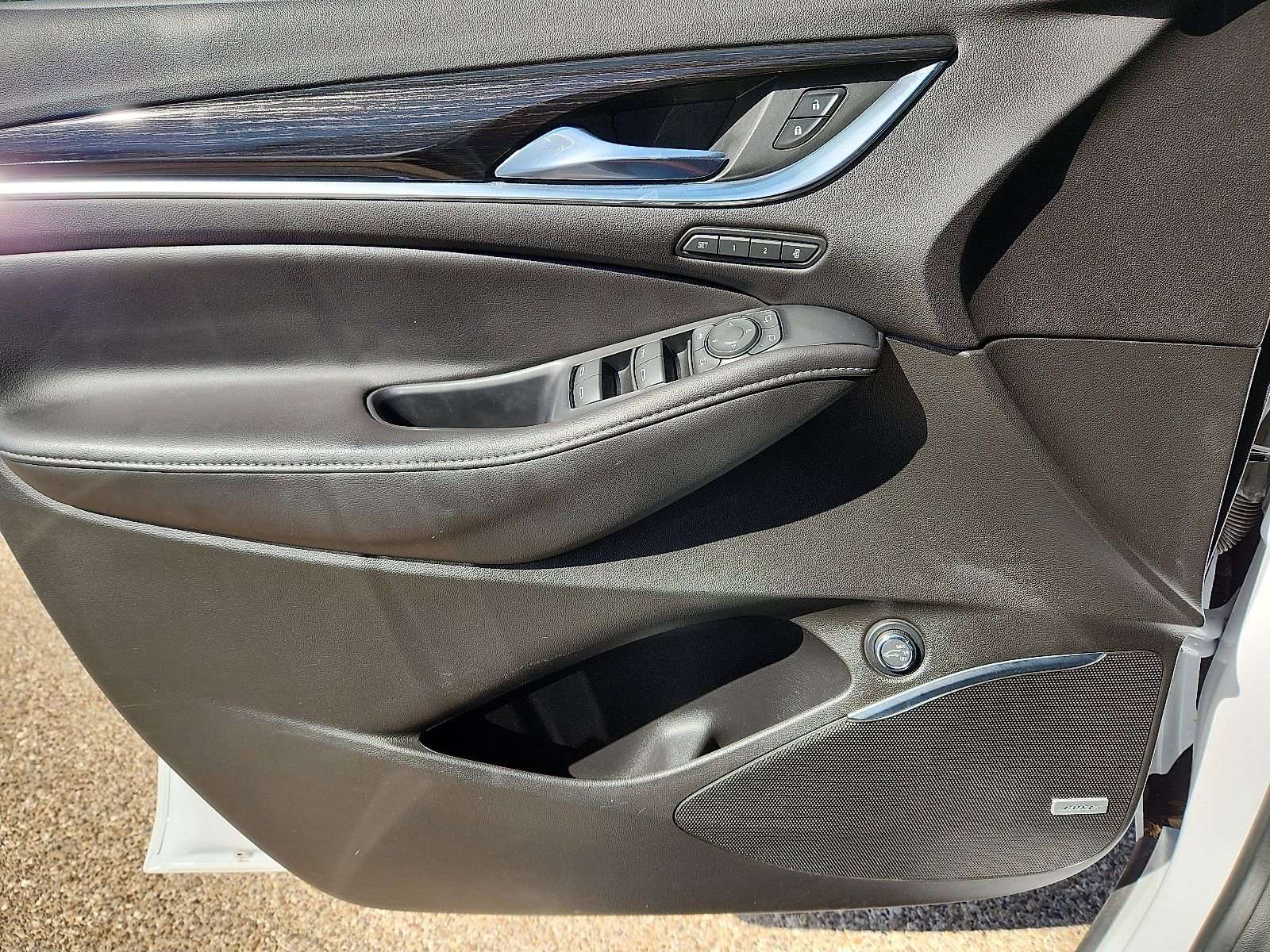 Used 2021 Buick Enclave Avenir w/ Avenir Technology Package AWD/4WD image 16