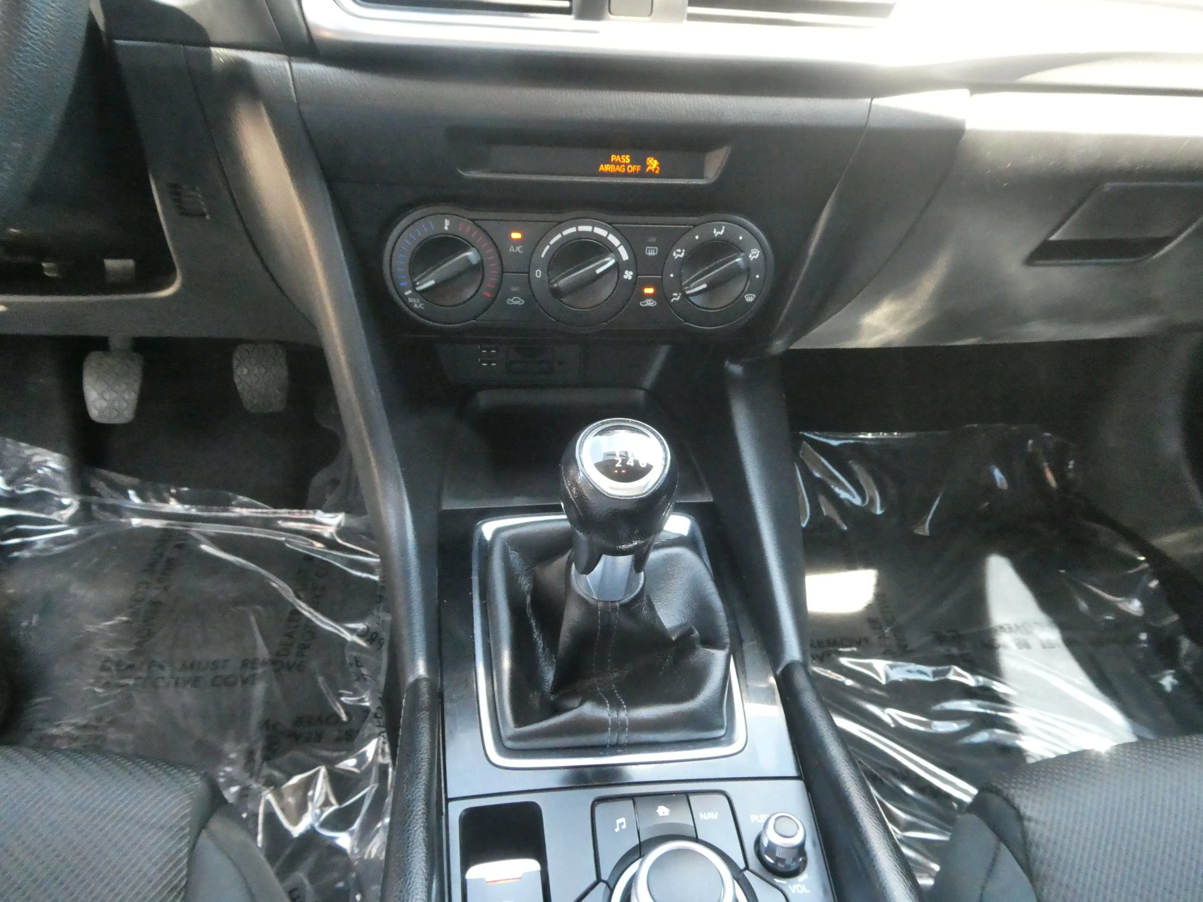Used 2017 MAZDA MAZDA3 Sport FWD image 21