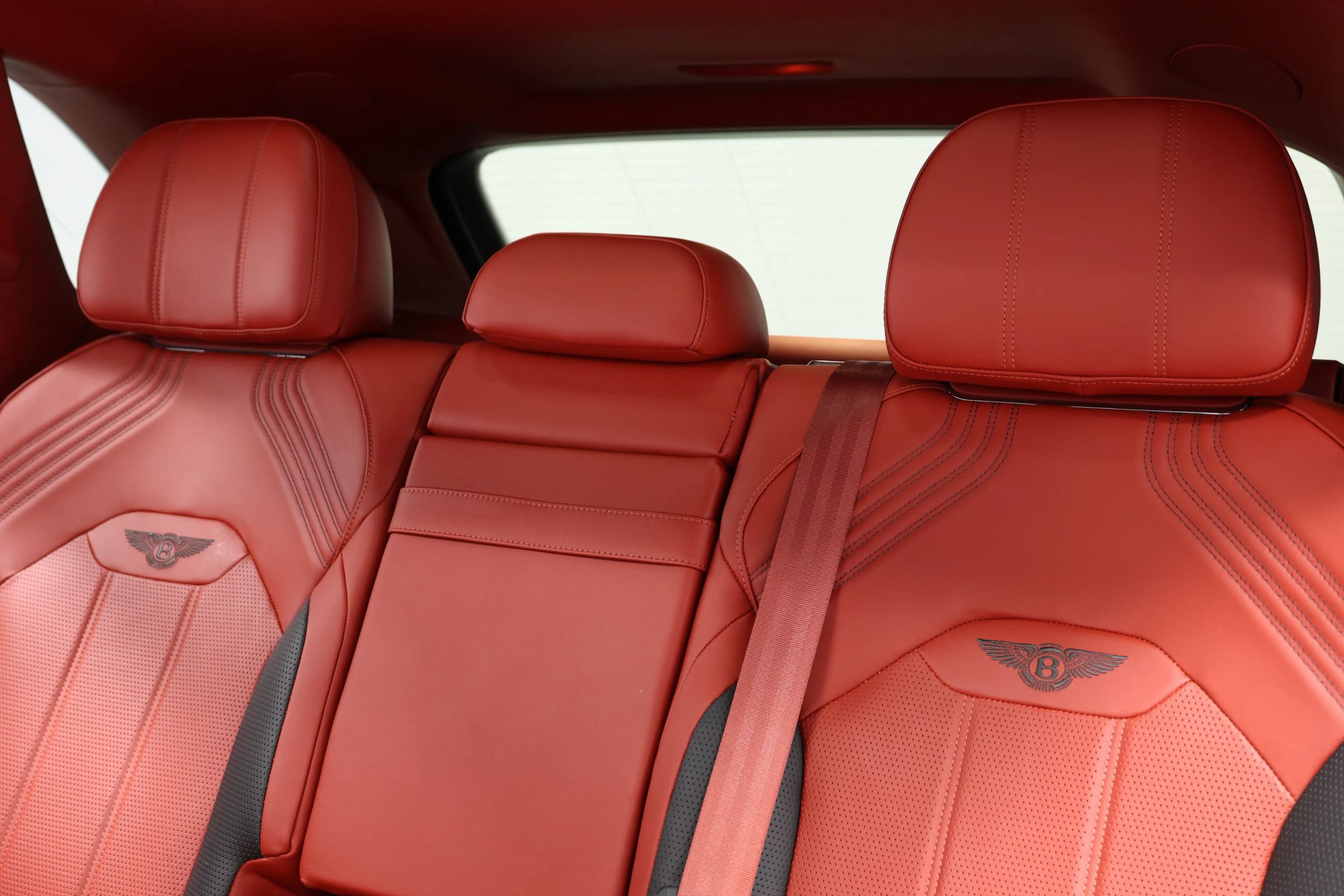 Used 2022 Bentley Bentayga AWD/4WD image 62