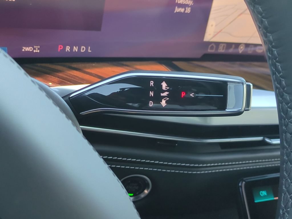 New 2026 Cadillac Escalade Platinum Sport AWD/4WD image 17