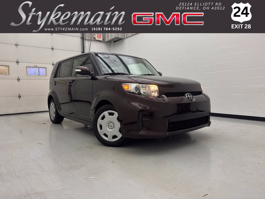 Used 2012 Scion xB FWD image 1