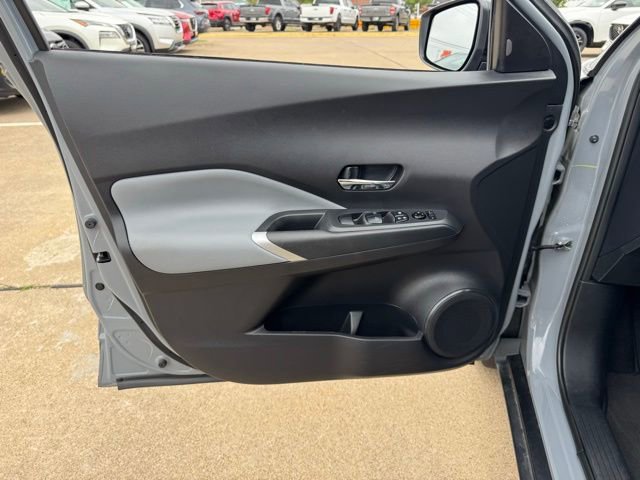 Used 2023 Nissan Kicks SR w/ SR Premium Package image 10