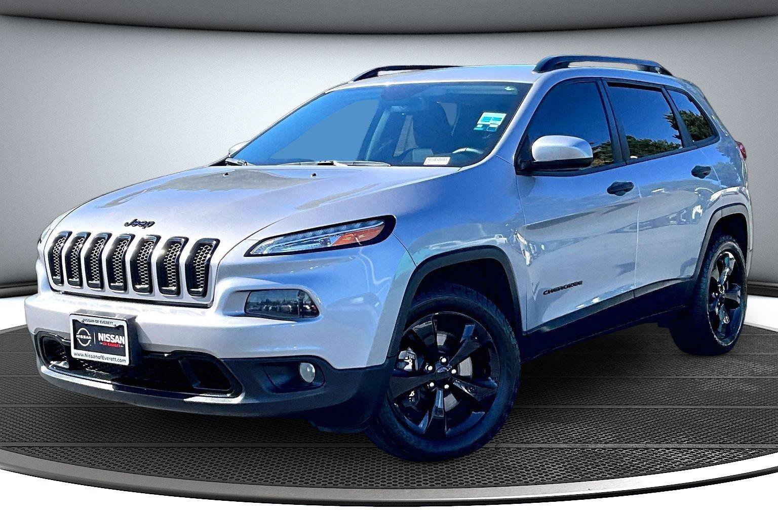 Used 2018 Jeep Cherokee Latitude w/ Altitude Package AWD/4WD image 4
