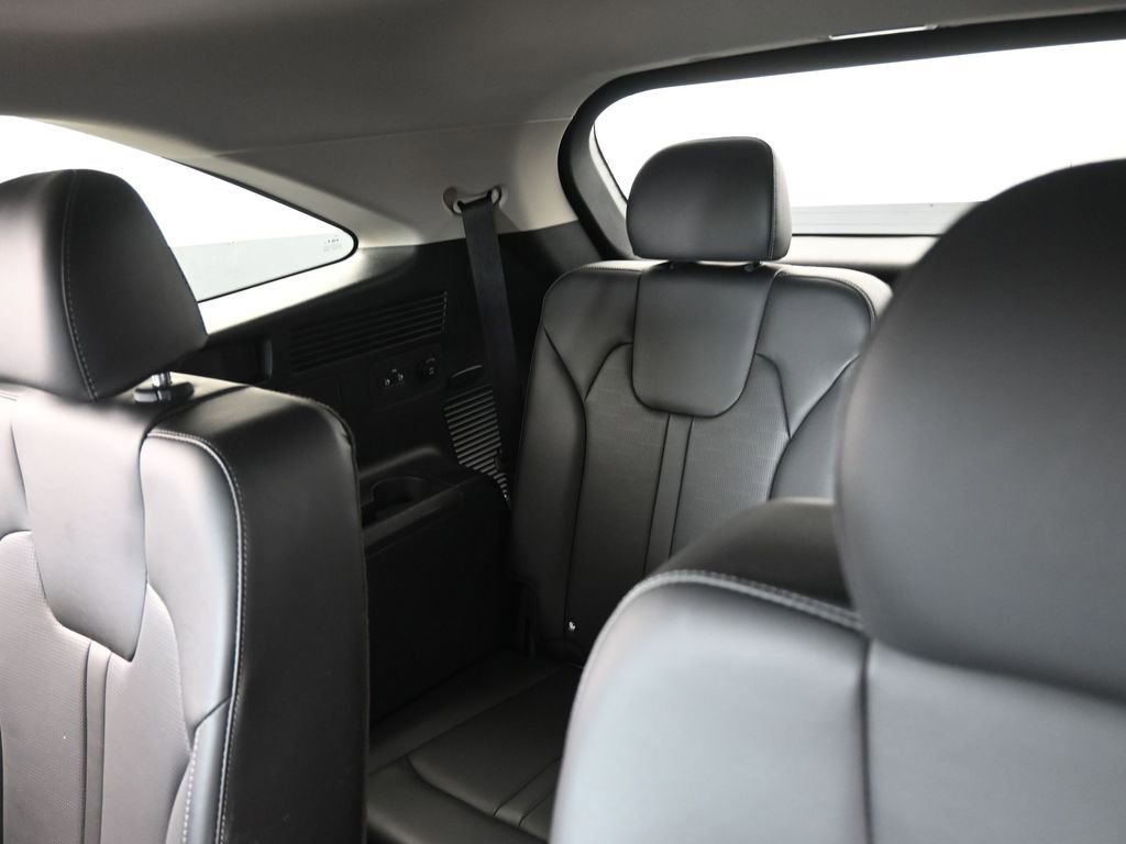 Used 2025 Kia Sorento SX image 40