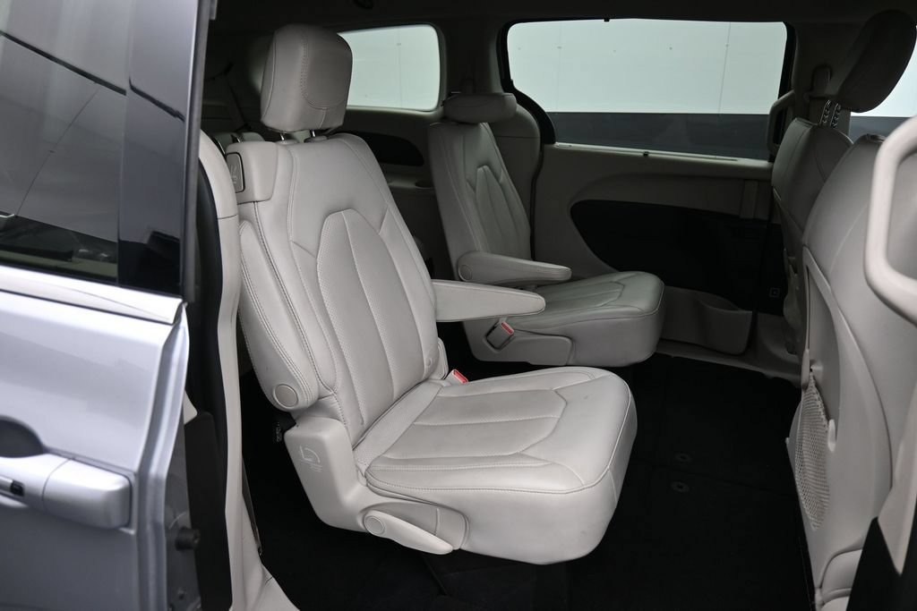Used 2021 Chrysler Voyager Lxi FWD image 25