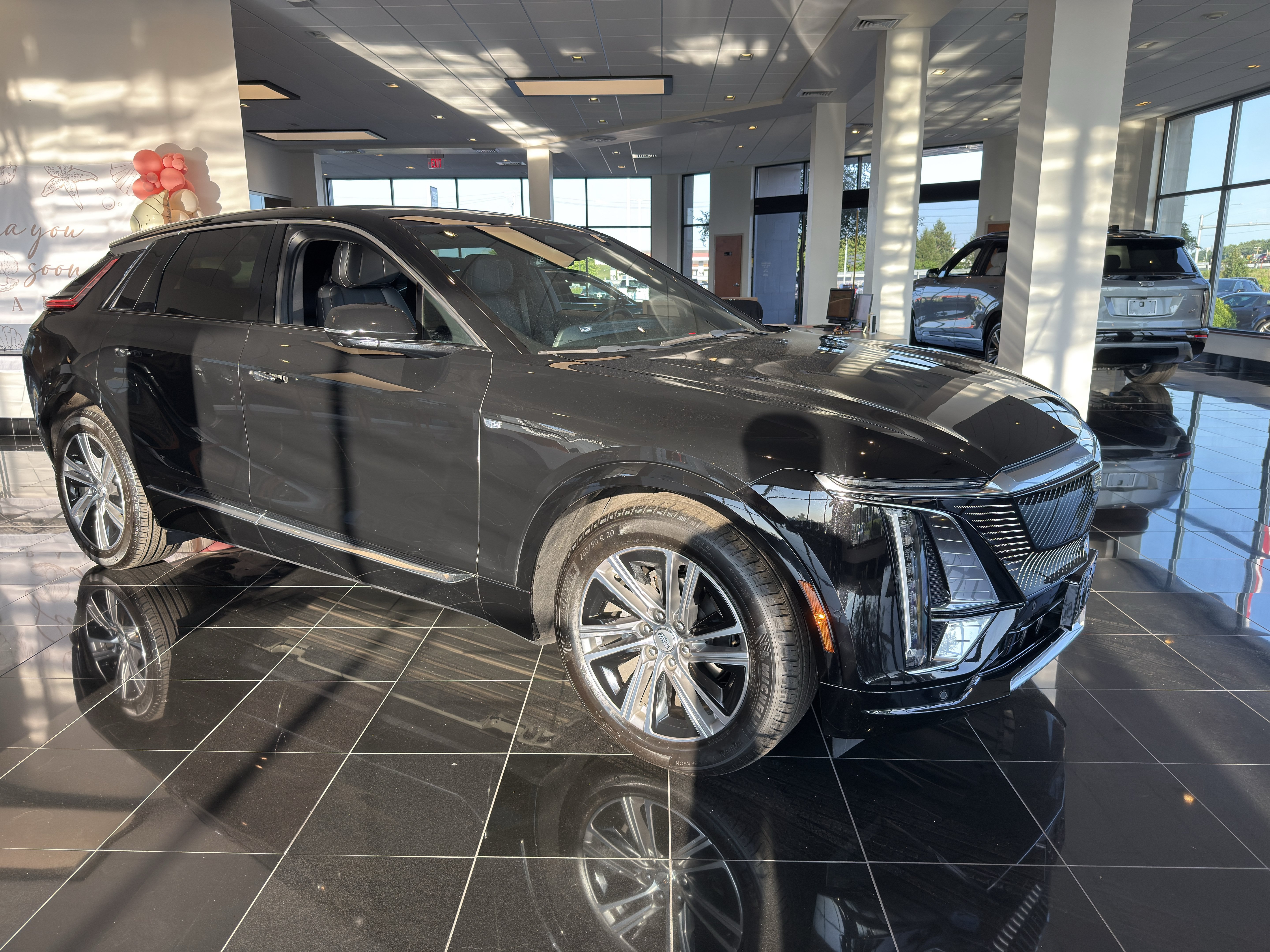 Certified 2024 Cadillac Lyriq Luxury AWD/4WD image 7