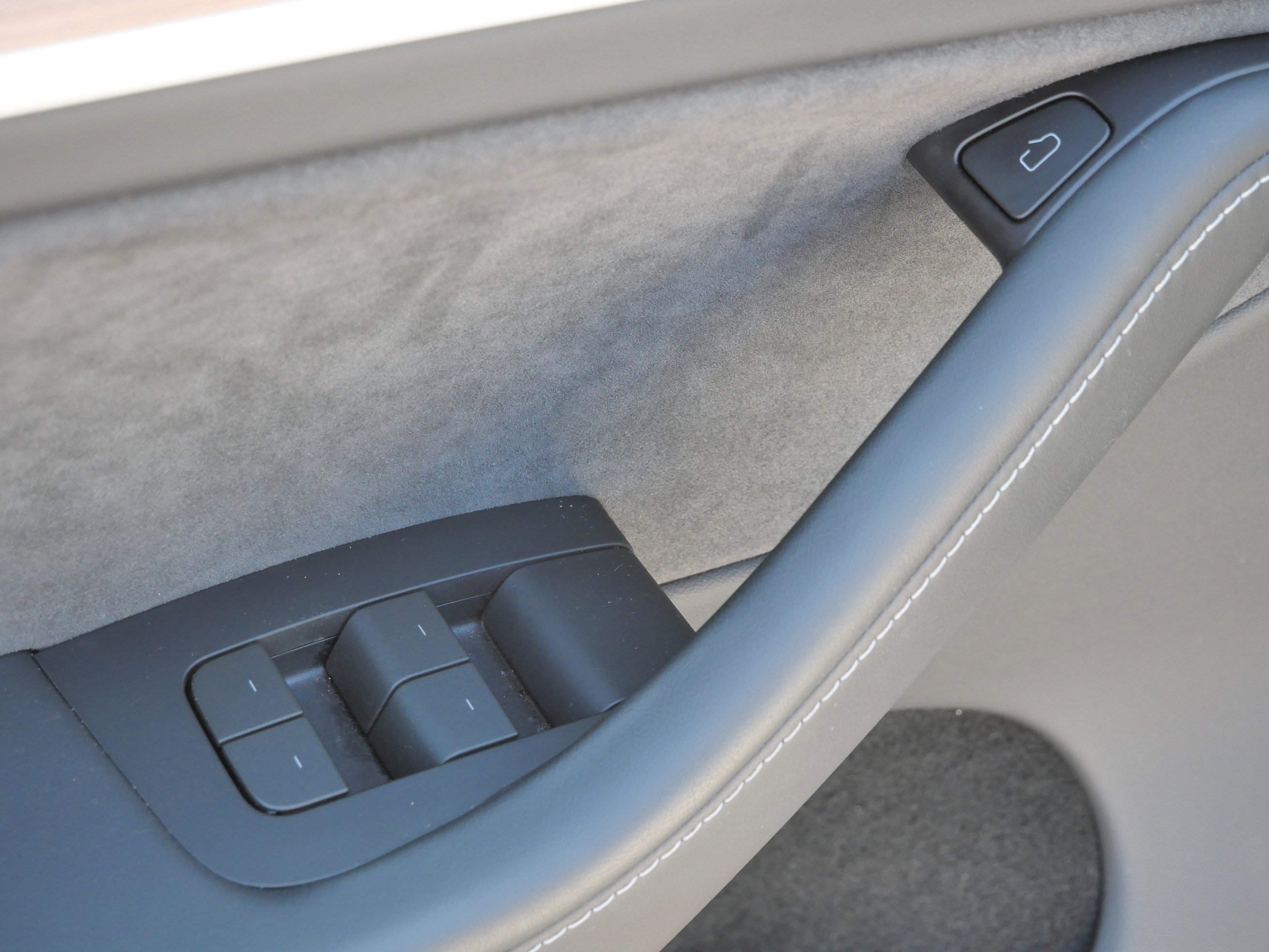 Used 2024 Tesla Model Y Long Range image 19