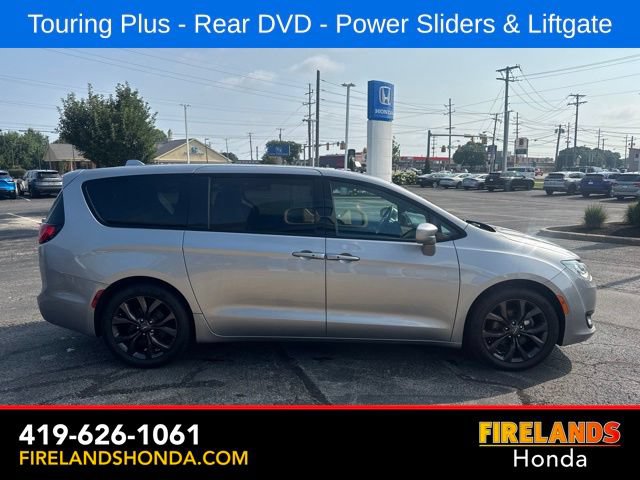Used 2019 Chrysler Pacifica Touring Plus w/ S Appearance Package FWD image 6