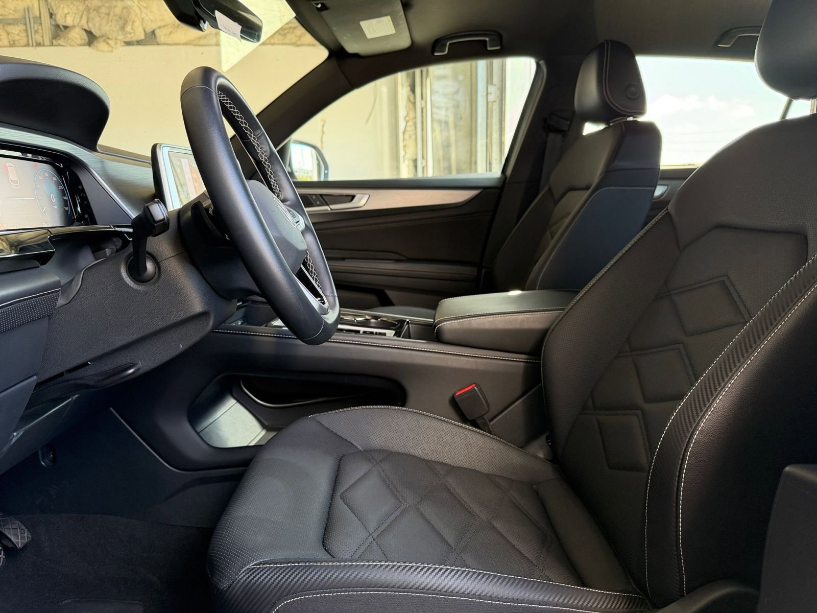 Used 2025 Volkswagen Atlas Cross Sport SE image 27