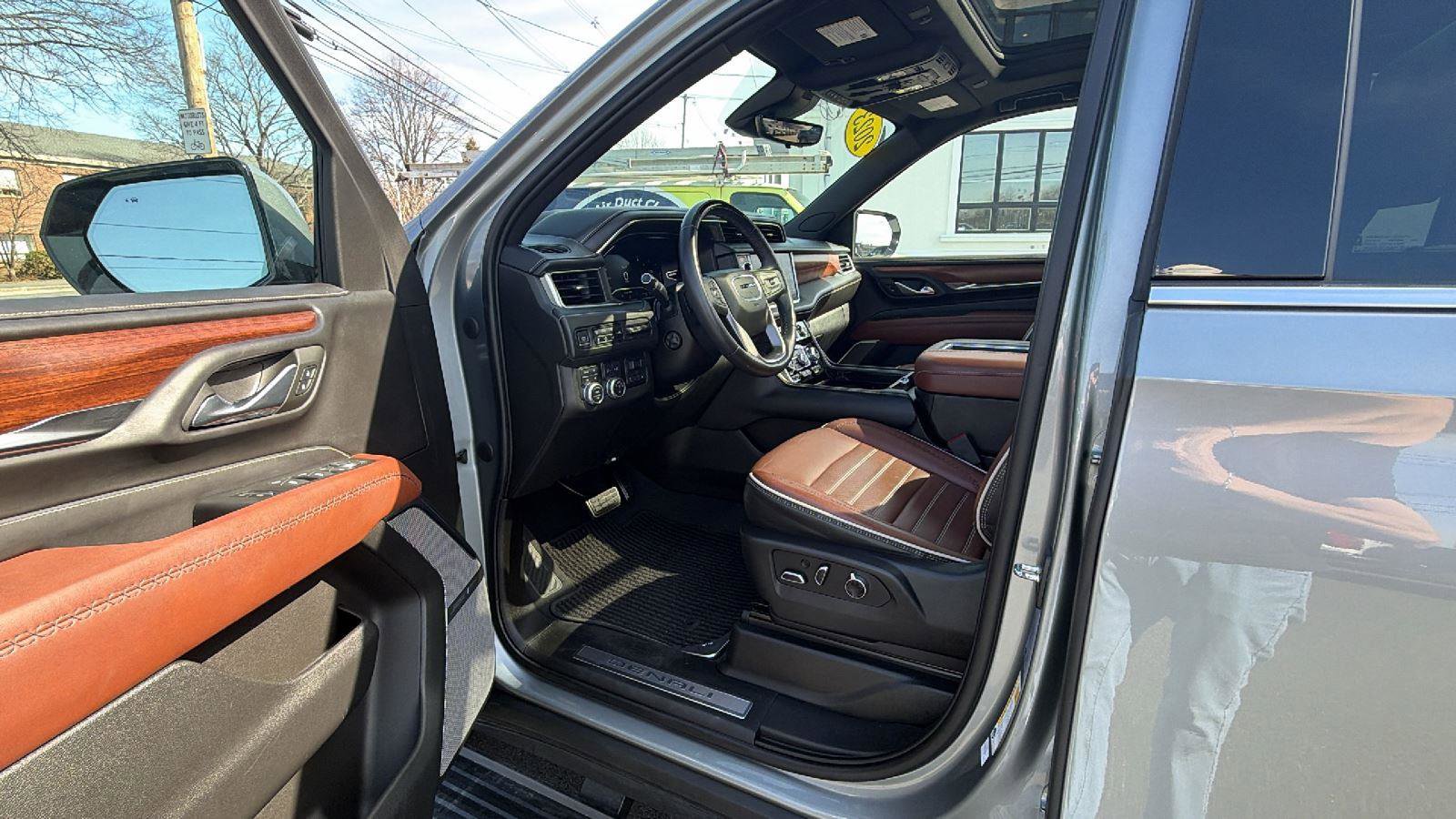 Used 2023 GMC Yukon Denali Ultimate image 31