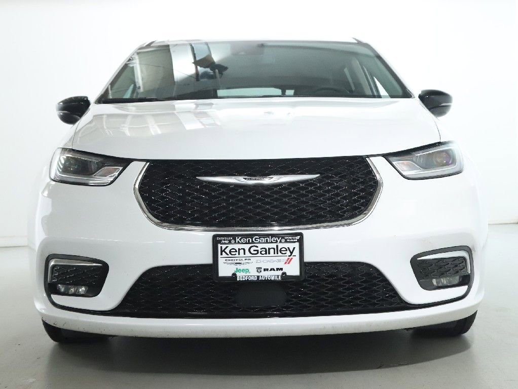Used 2024 Chrysler Pacifica Select image 5