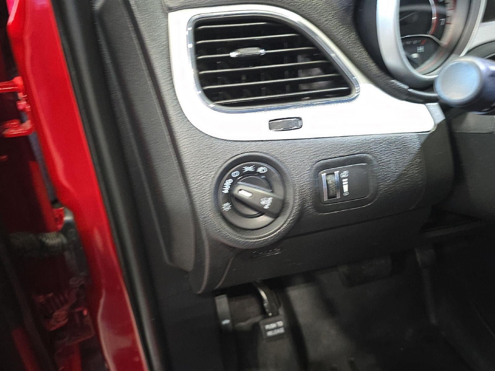 Used 2019 Dodge Journey SE FWD image 10