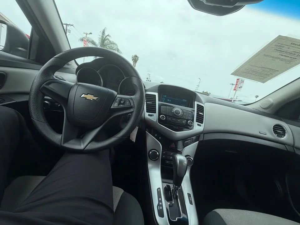 Used 2012 Chevrolet Cruze LS w/ Connectivity Package image 7