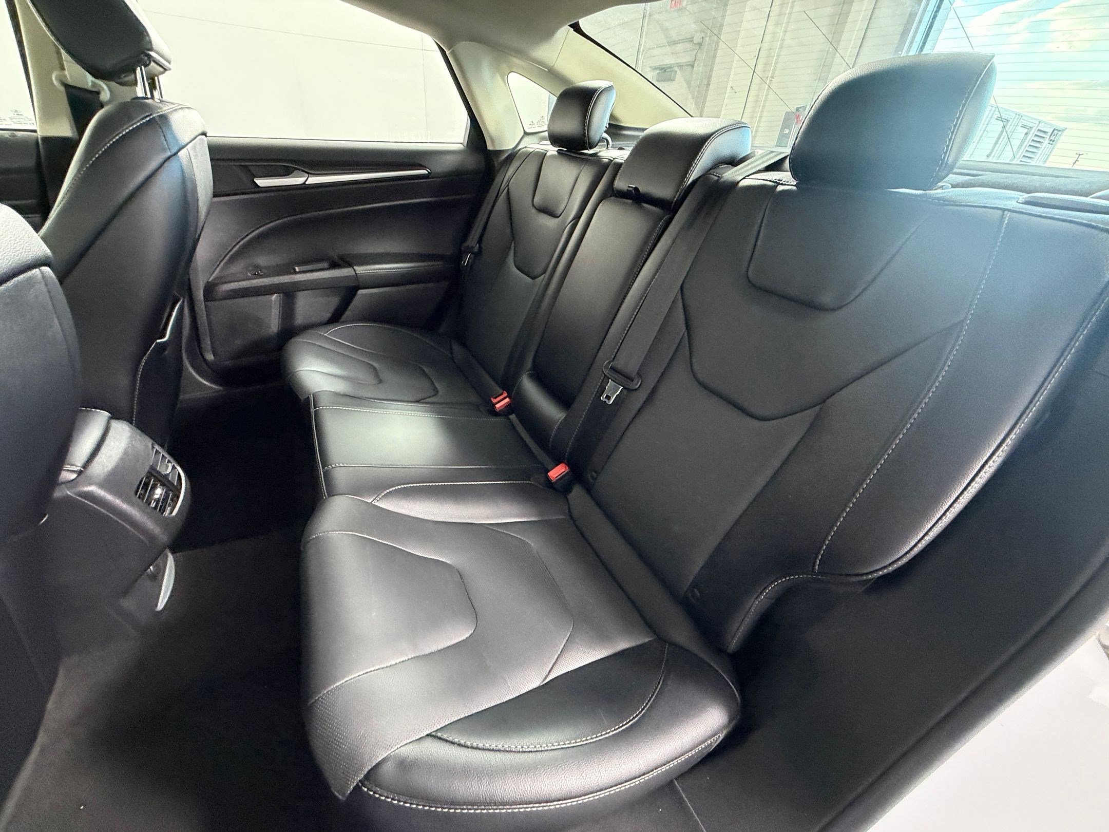 Used 2020 Ford Fusion Titanium AWD/4WD image 30