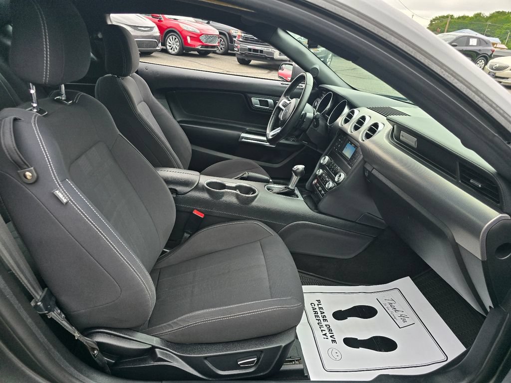 Used 2019 Ford Mustang GT RWD image 13
