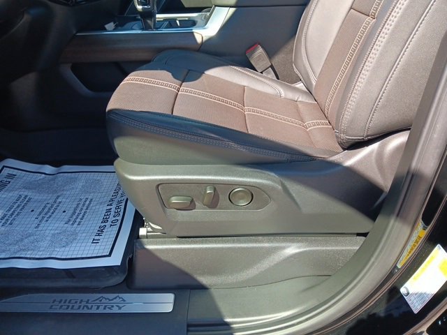 Used 2025 Chevrolet Silverado 1500 High Country w/ Midnight Edition image 21