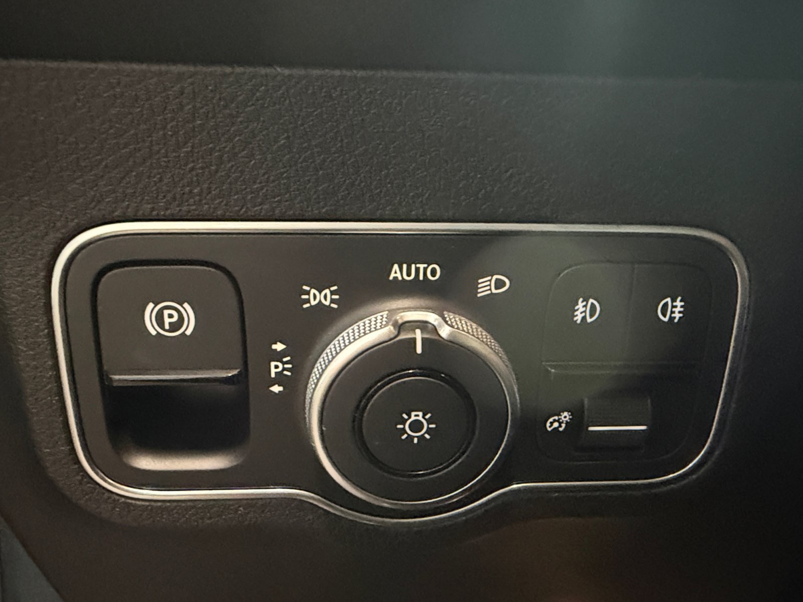 Used 2026 Mercedes-Benz GLB 250 image 23
