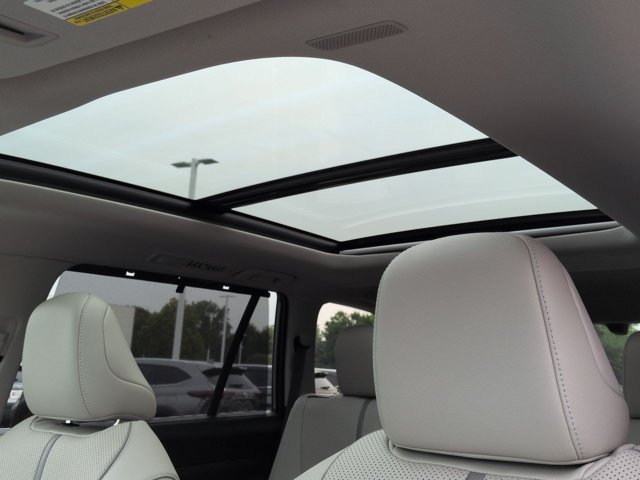Certified 2025 Toyota Grand Highlander AWD image 10