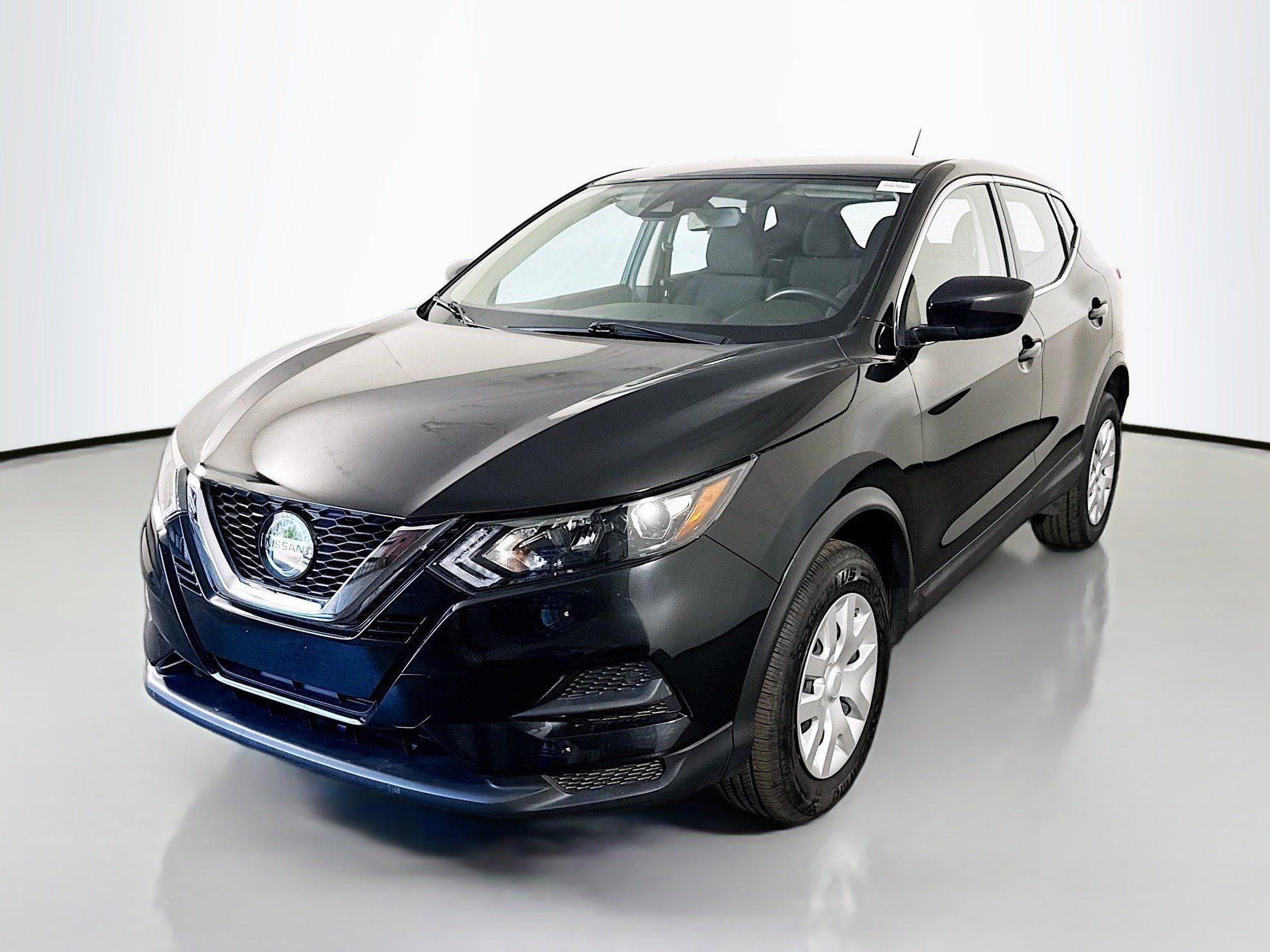Used 2020 Nissan Rogue Sport S image 4