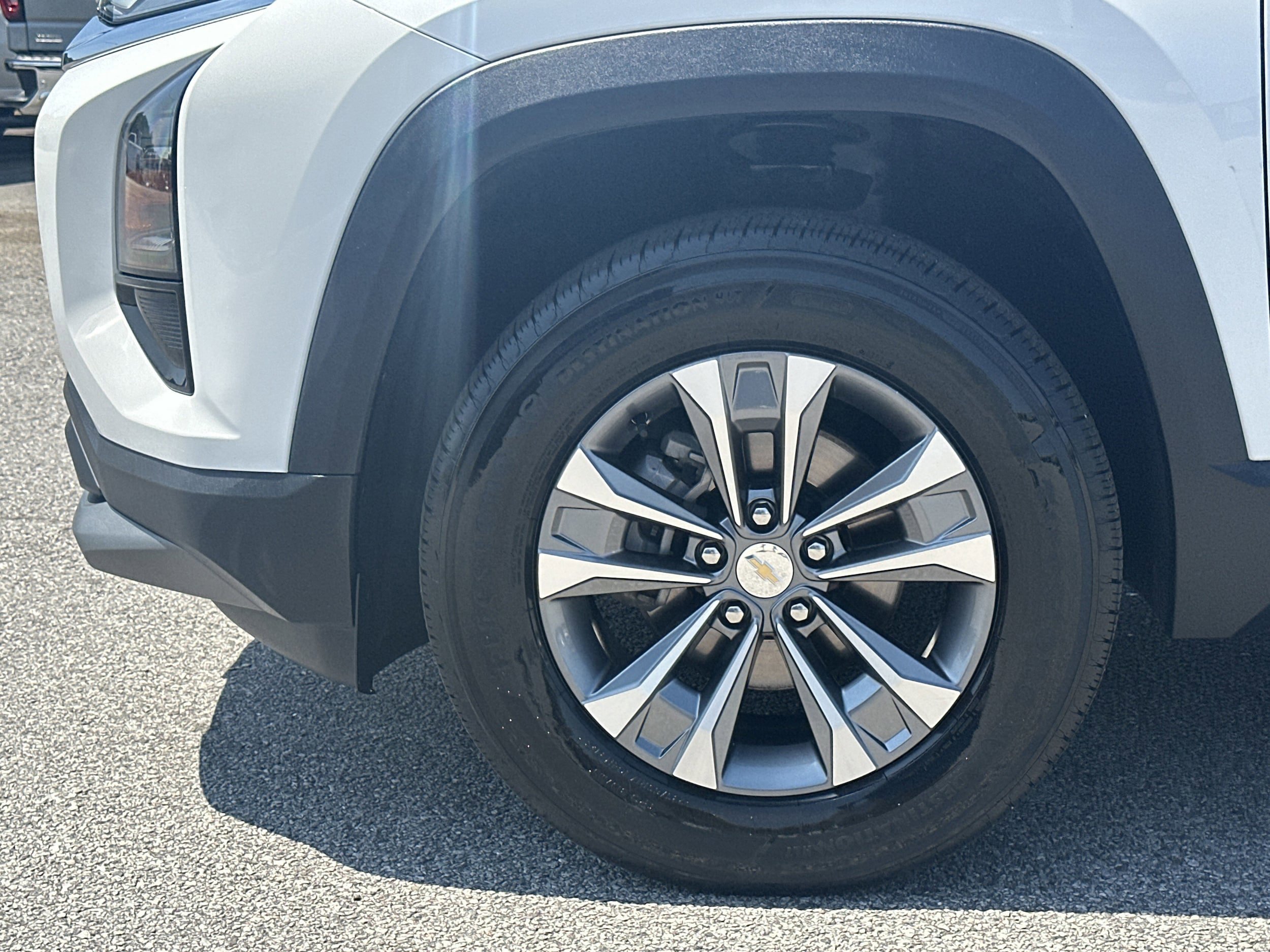 Used 2025 Chevrolet Equinox LT FWD image 11