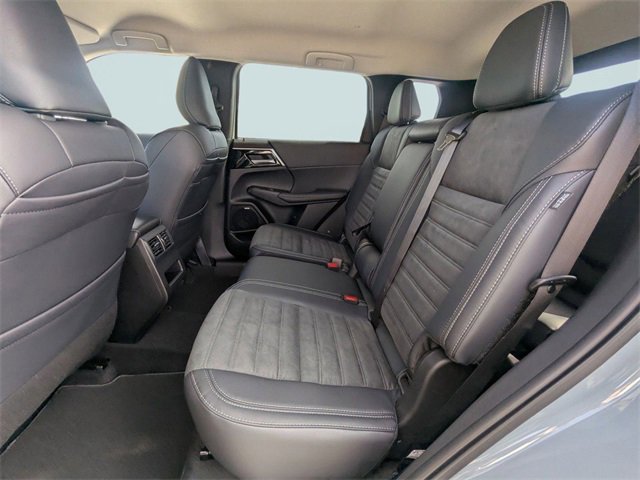 New 2026 Mitsubishi Outlander SE image 18