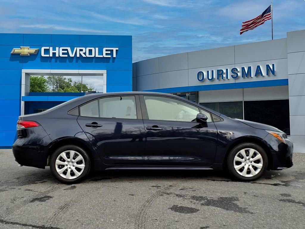 Used 2026 Toyota Corolla LE image 2