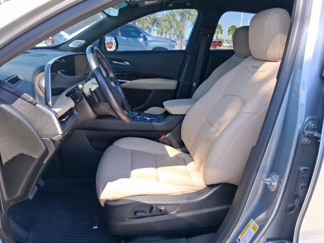 Used 2024 Cadillac XT4 Luxury w/ LPO, Floor Liner Package FWD image 19