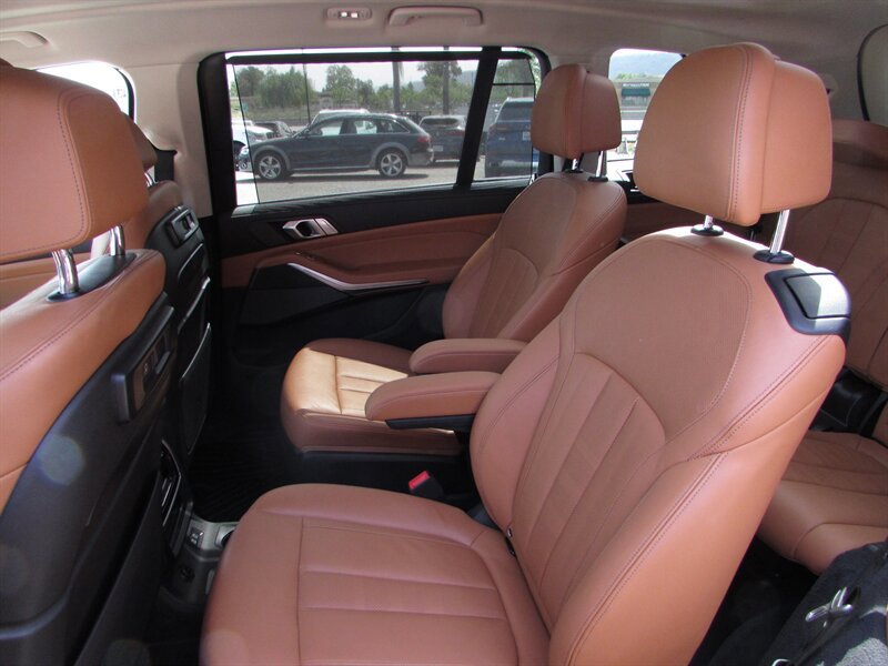 Used 2020 BMW X7 xDrive40i w/ Premium Package AWD/4WD image 26