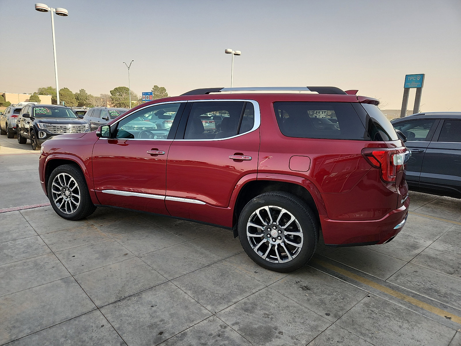 Used 2020 GMC Acadia Denali w/ Denali Ultimate Package image 4