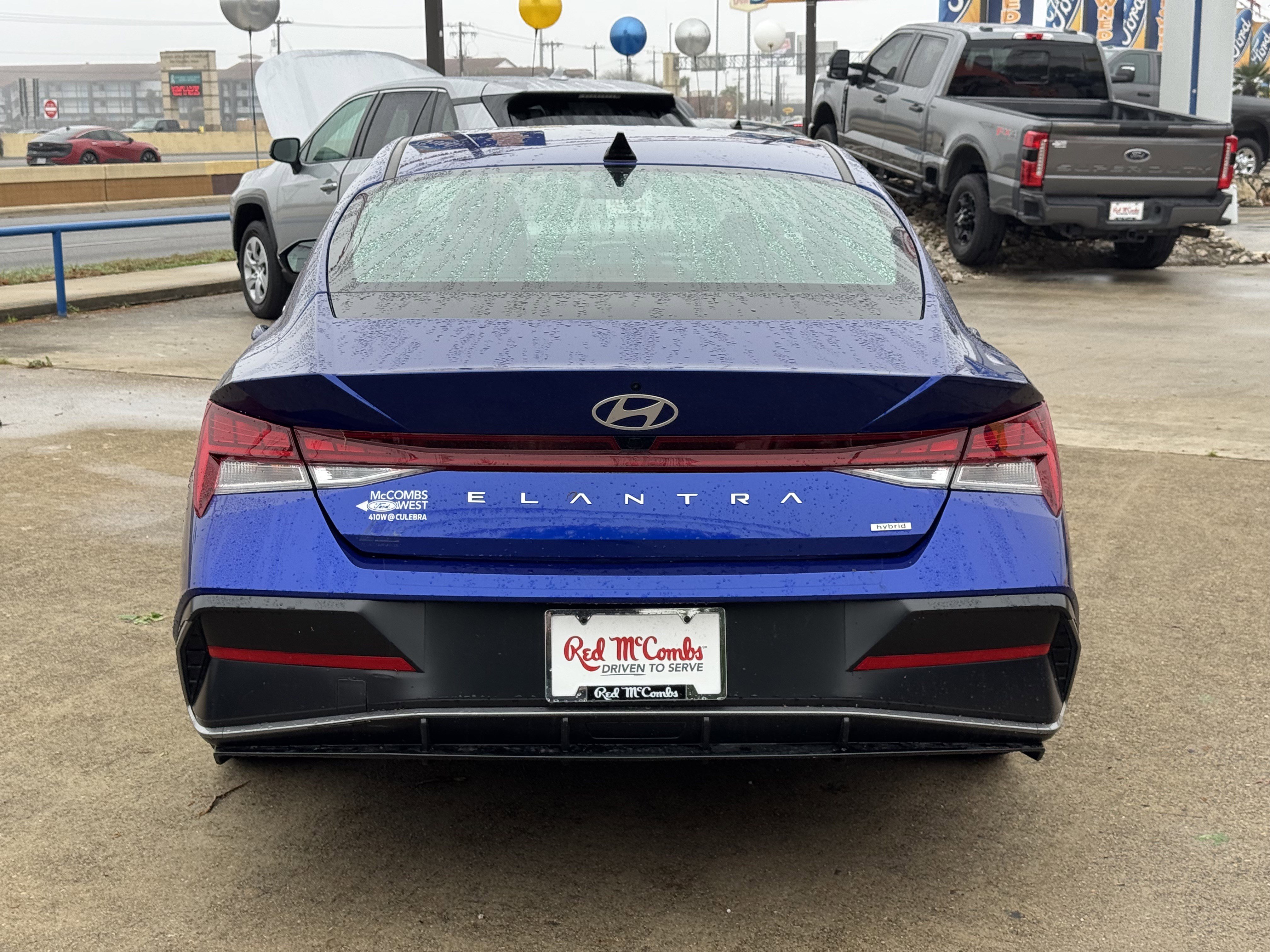 Used 2025 Hyundai Elantra Limited image 6