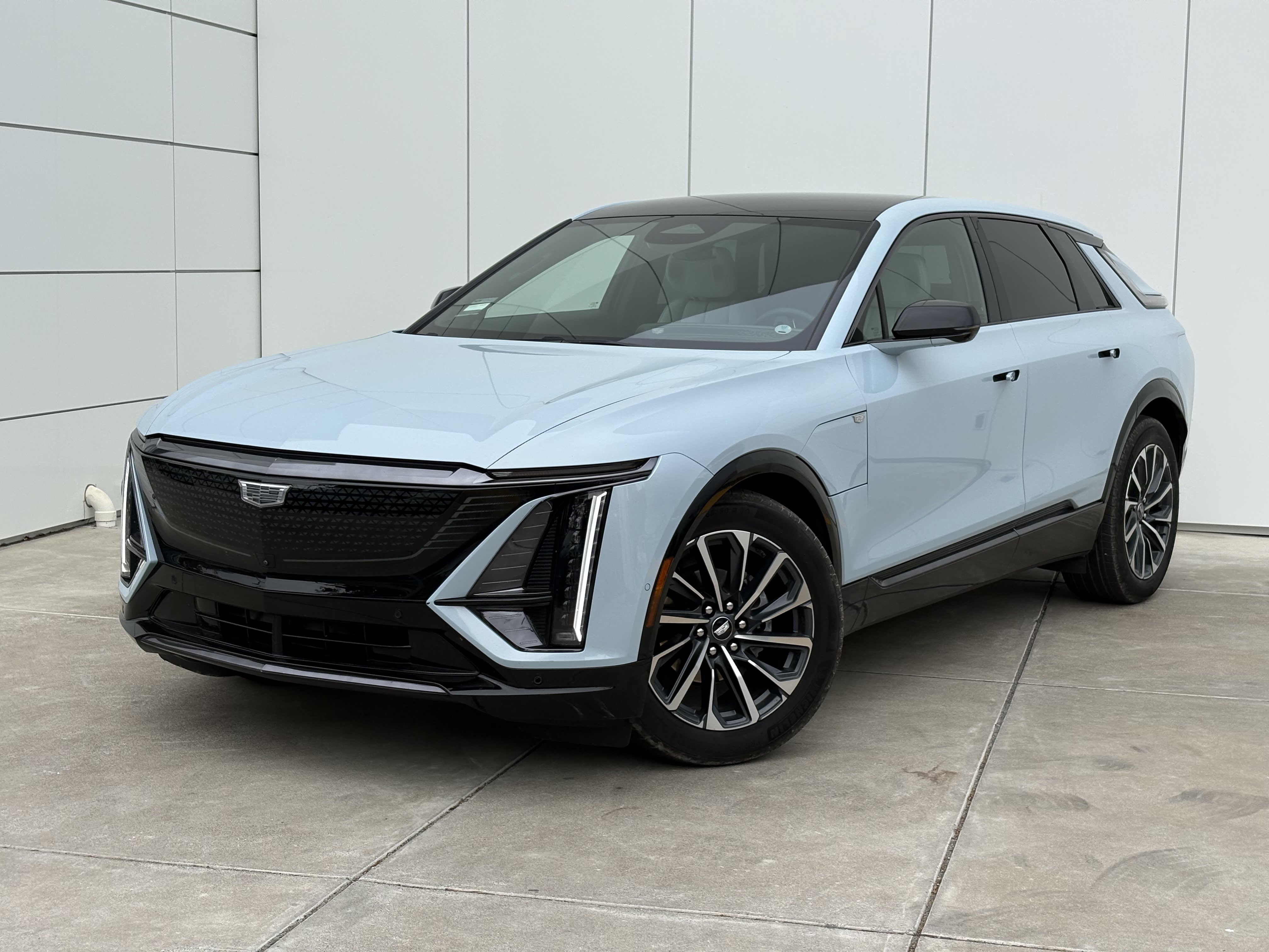 Certified 2024 Cadillac Lyriq Sport AWD/4WD image 2