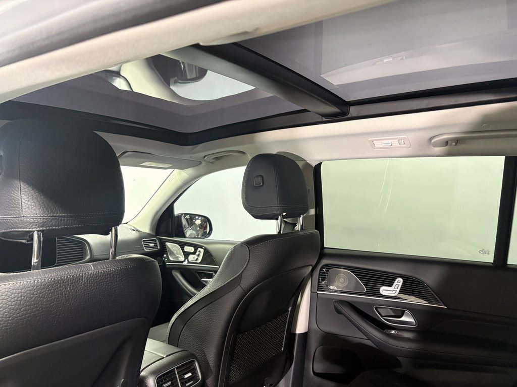 Used 2024 Mercedes-Benz GLS 450 4MATIC image 25