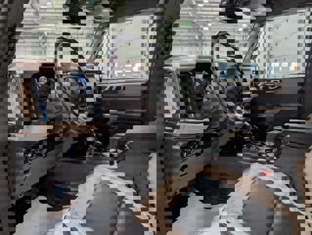 Used 2023 Ford Bronco Wildtrak image 15