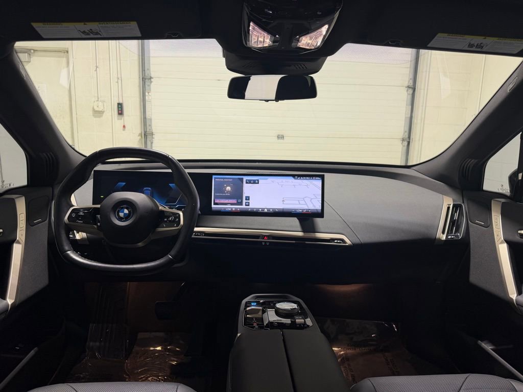 Used 2024 BMW iX xDrive50 w/ Sport Package AWD/4WD image 33