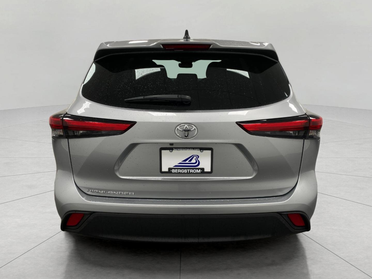 Used 2023 Toyota Highlander L image 5