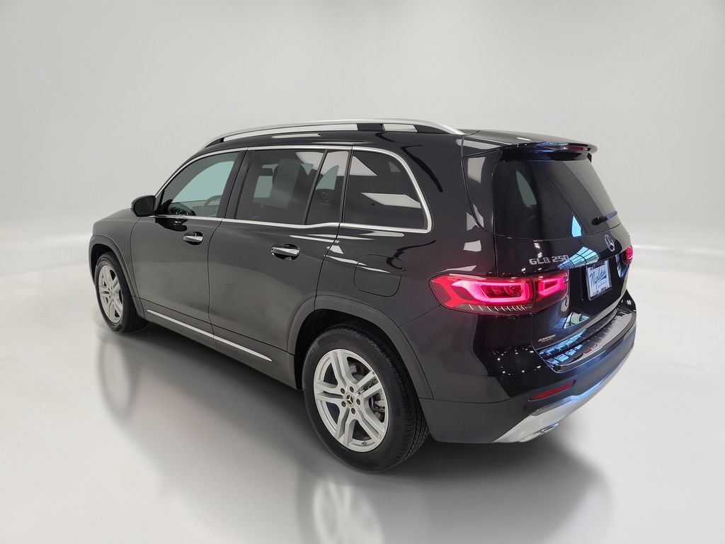 Used 2023 Mercedes-Benz GLB 250 4MATIC w/ Premium Package image 6