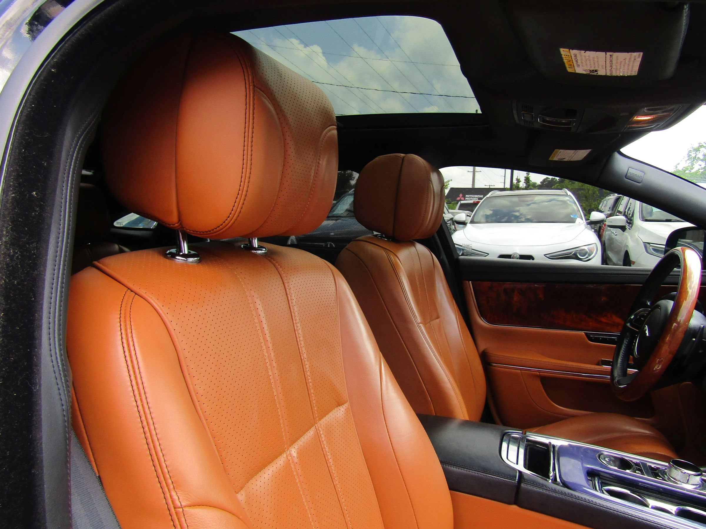 Used 2013 Jaguar XJ L Supersport RWD image 26