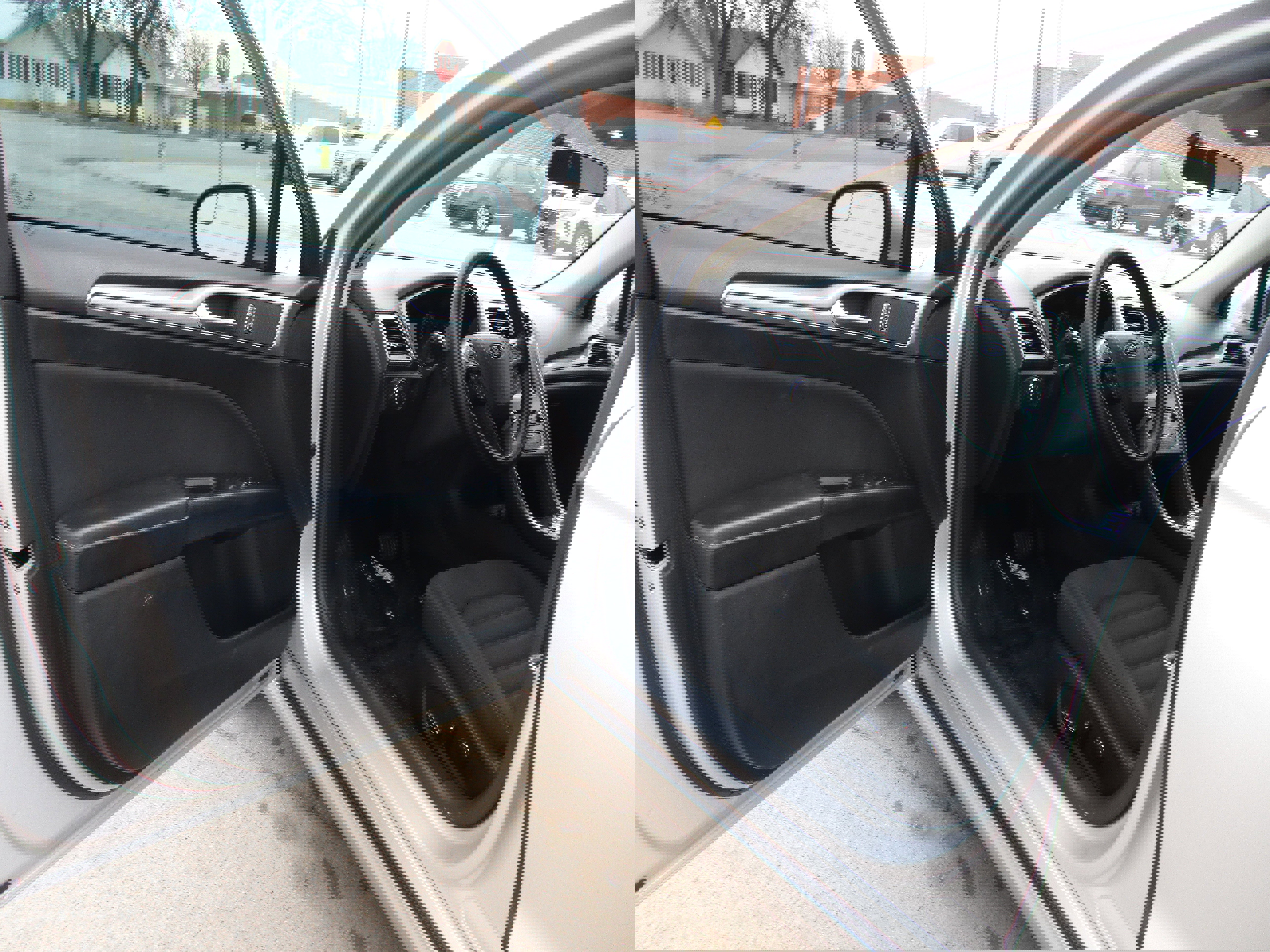 Used 2018 Ford Fusion SE w/ Fusion SE Technology Package image 10