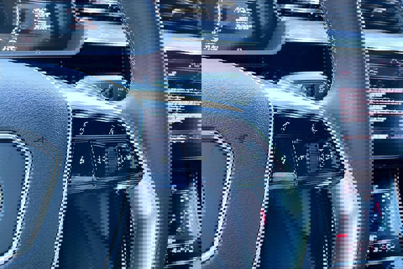 Used 2023 Audi e-tron Premium Plus w/ Premium Plus Package image 24