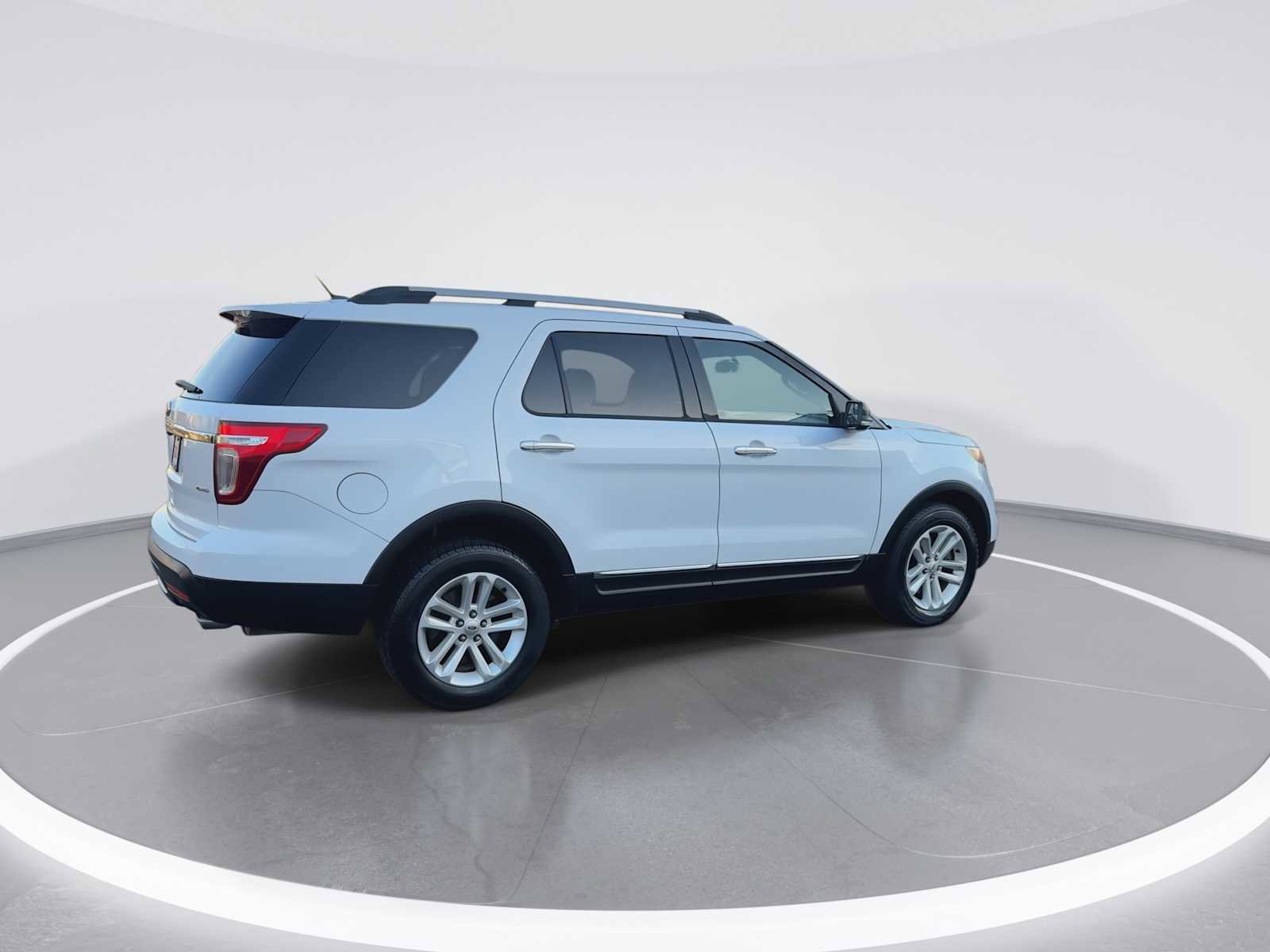 Used 2013 Ford Explorer XLT image 8