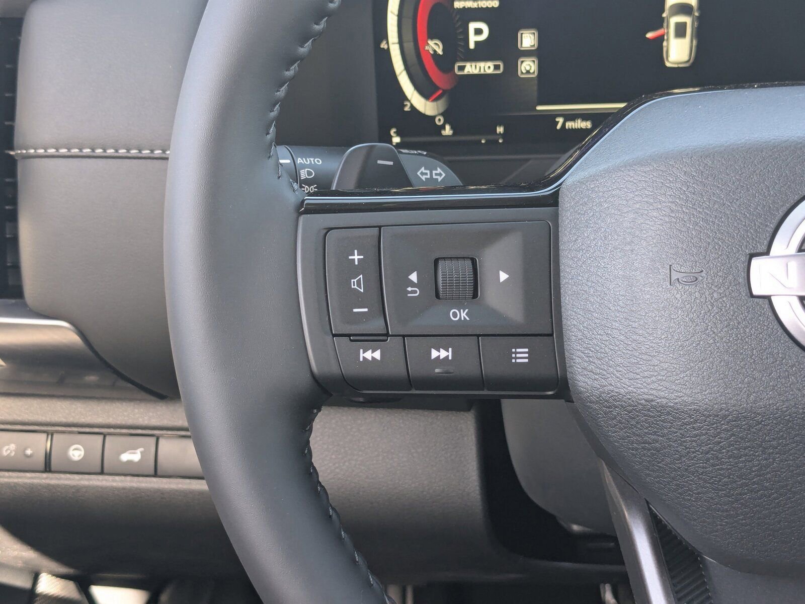 New 2026 Nissan Pathfinder SL w/ SL Premium Package image 25