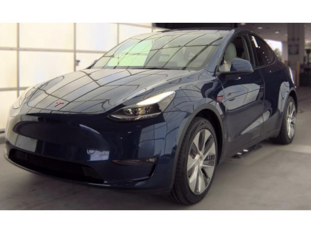 Used 2022 Tesla Model Y Long Range AWD/4WD image 1