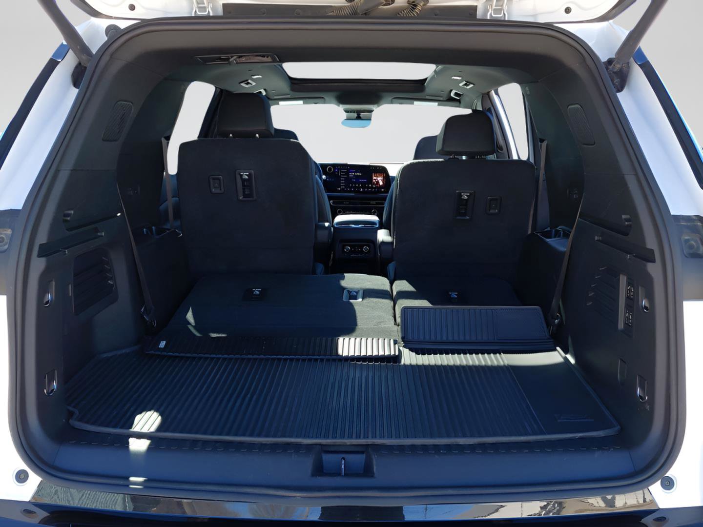 Used 2024 Chevrolet Traverse RS image 22