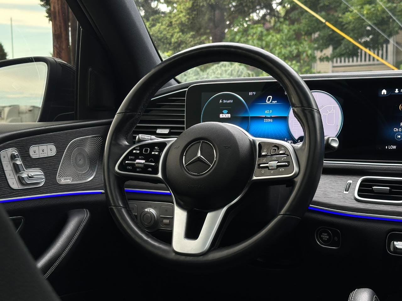 Used 2022 Mercedes-Benz GLE 350 4MATIC w/ AMG Line Exterior image 13