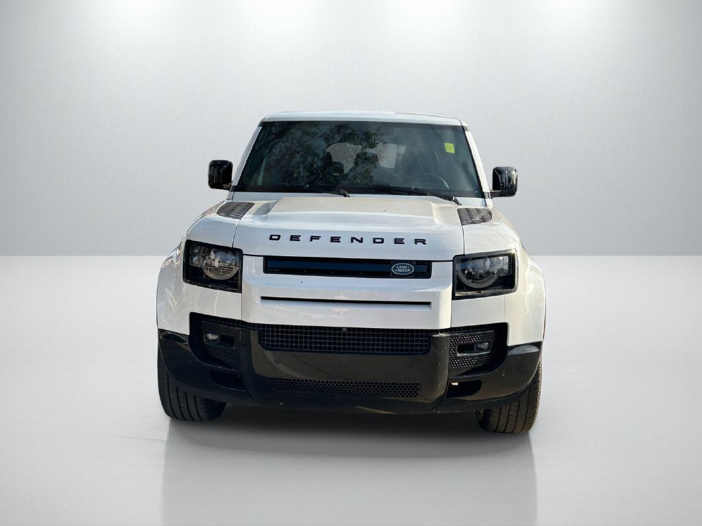 Used 2024 Land Rover Defender 130 X-Dynamic SE AWD/4WD image 2